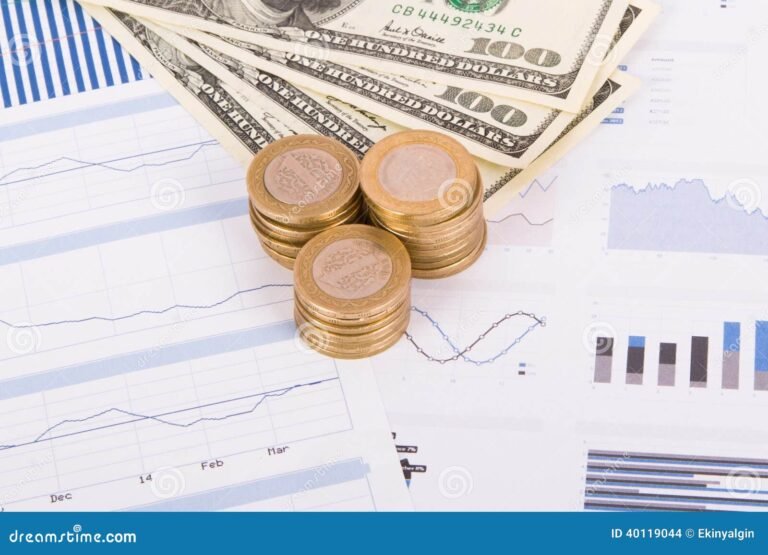 Come Funzionano Gli Interessi Attivi Sul Conto Corrente 10 banconote e monete con grafico a barre