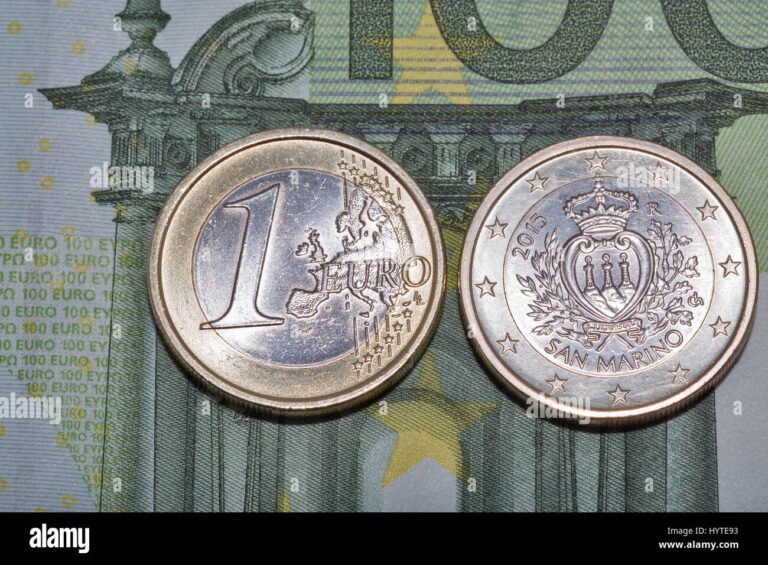 banconote euro e monete sammarinesi insieme