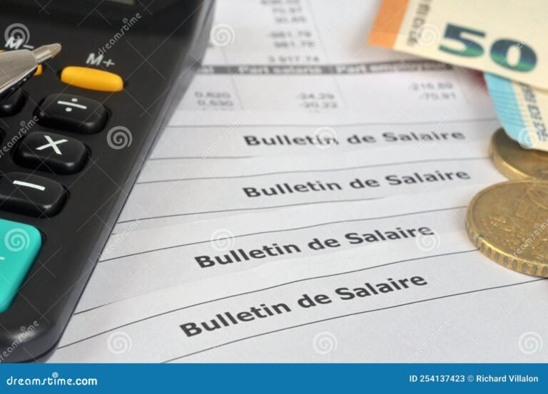 Come Calcolare lo Stipendio Netto con Coverflex in Modo Semplice 7 calcolatrice con soldi e documento stipendio