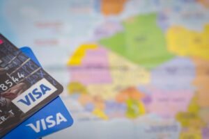 Quali Vantaggi Offrono Le Carte Di Credito Visa Rispetto Ad Altri Circuiti 11 carta di credito visa con sfondo globale