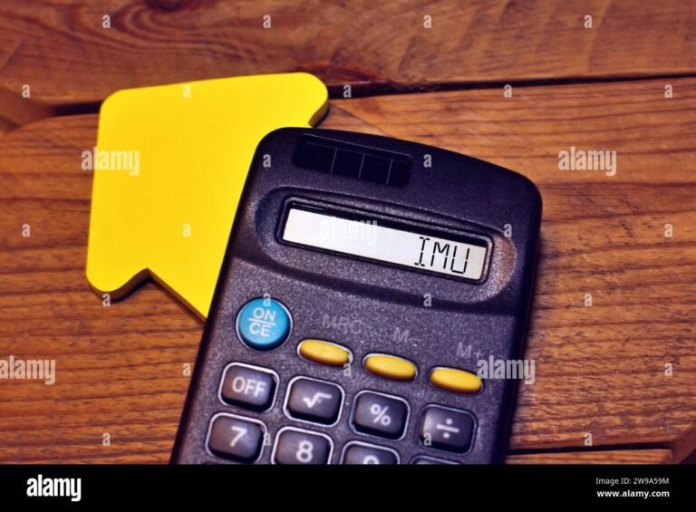 casa italiana con dettagli fiscali e calcolatrice