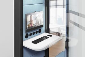 computer con schermo visure camerali aperte