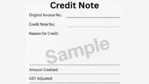 foglio di nota di credito con penna