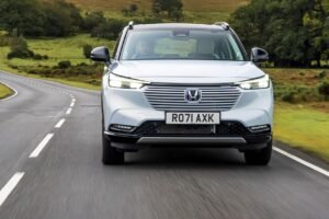 honda hr v full hybrid su strada panoramica