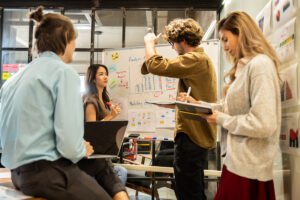 Cos'è un Business Angel Club e Come Può Aiutare le Startup 10 incontro di investitori con startup creative