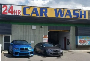 Come Aprire un Autolavaggio Self Service: Guida Passo Dopo Passo 24 macchina che entra in autolavaggio self service