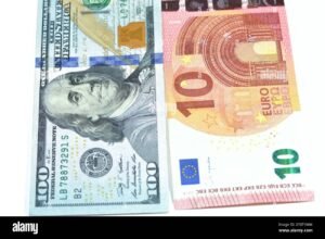 monete dollari e euro insieme sfondo neutro
