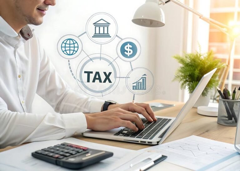 Cosa Significa Avere Una Partita Iva Come Persona Fisica 2 persona che lavora al laptop con documenti fiscali