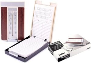 telefono vintage con elenco telefonico aperto